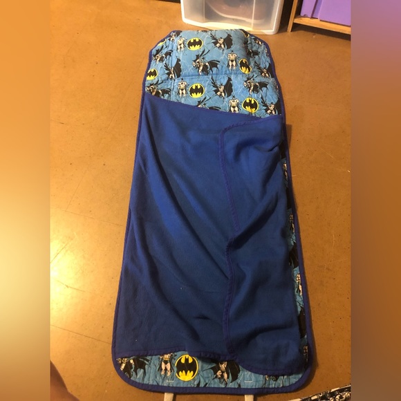 Batman Sleeping Bag Built in Pillow & Blanket - Picture 3 of 7